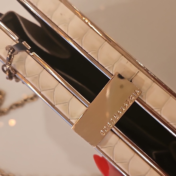 Y2k BCBGMAXARIA | Off White Snake Skin Crossbody Clutch - Picture 3 of 9